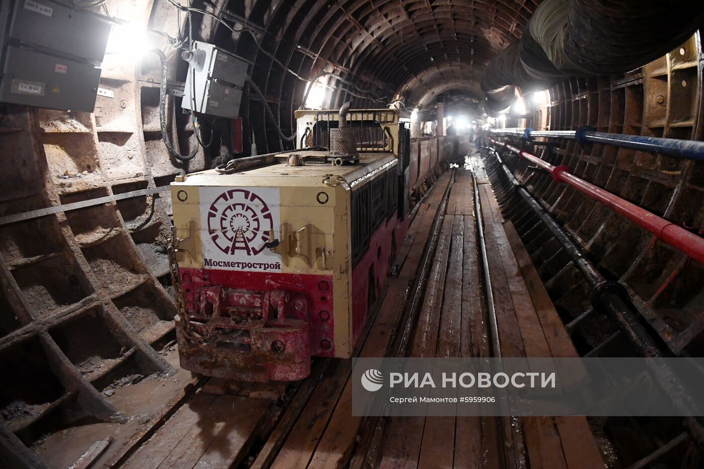 Строительство станции метро "Шереметьевская"