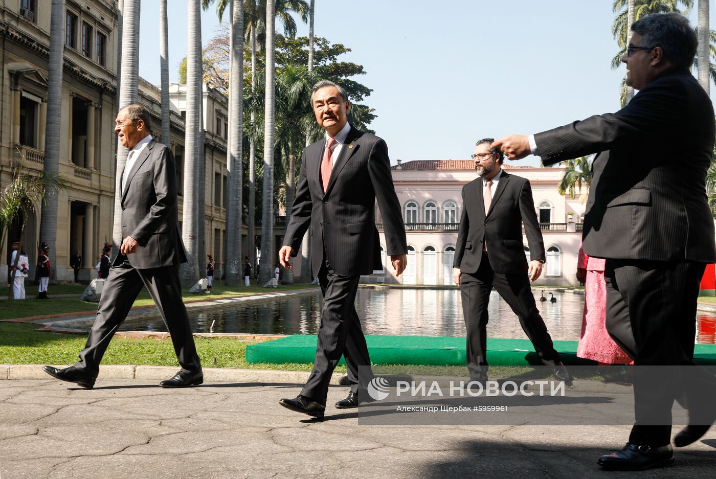 Глава МИД РФ С. Лавров принял участие в министерской встрече БРИКС в Бразилии