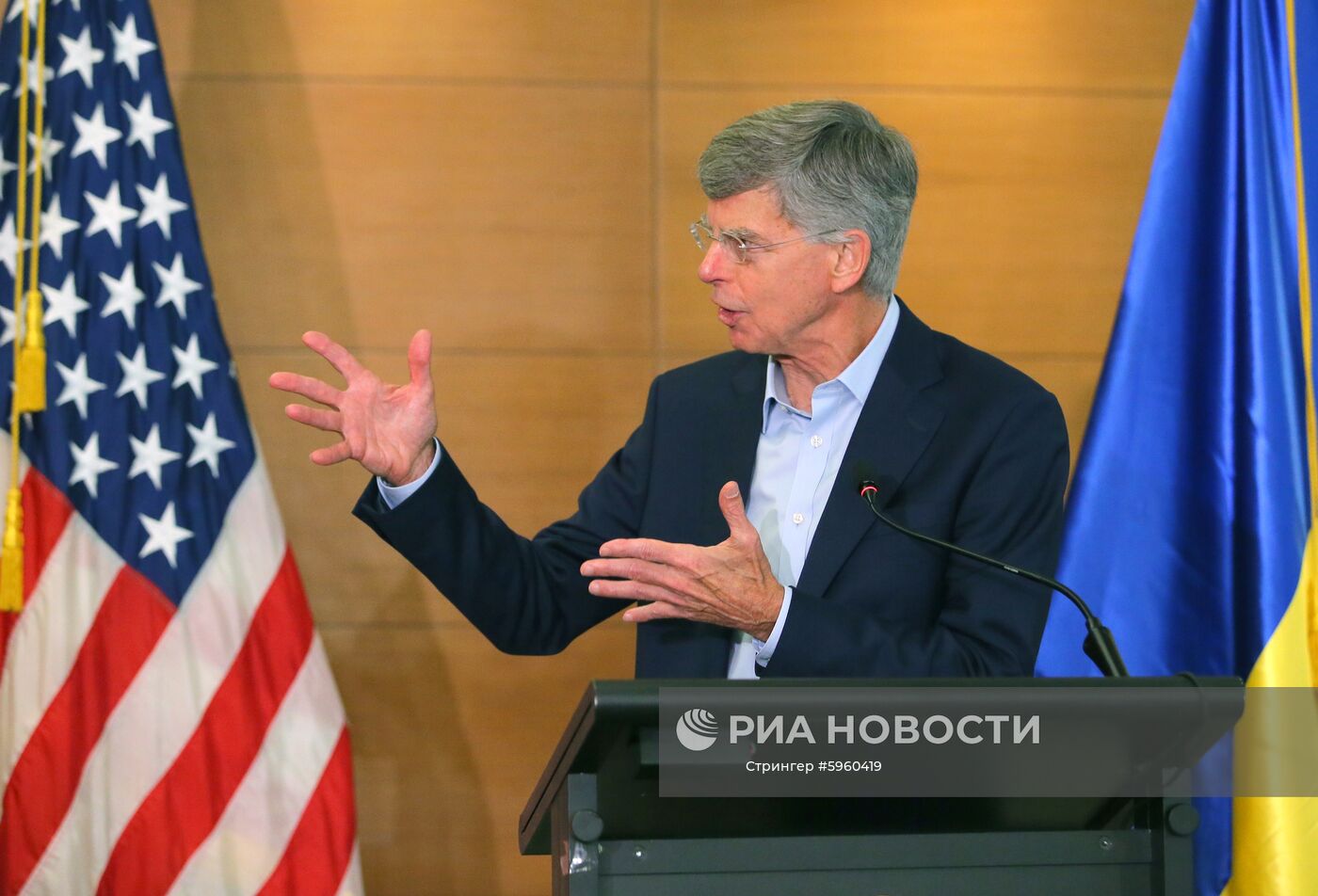 Пресс-брифинг спецпредставителя США на Украине Курта Волкера