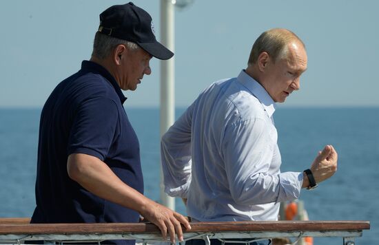 Президент РФ В. Путин посетил остров Гогланд