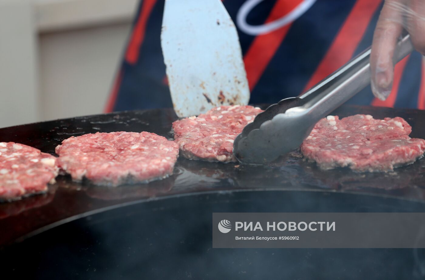 Музыкально-гастрономический "Бургер фест" в парке Горького