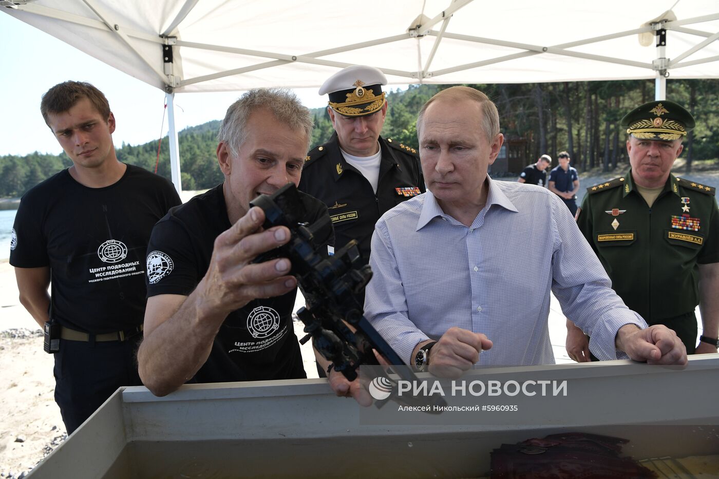Президент РФ В. Путин посетил остров Гогланд