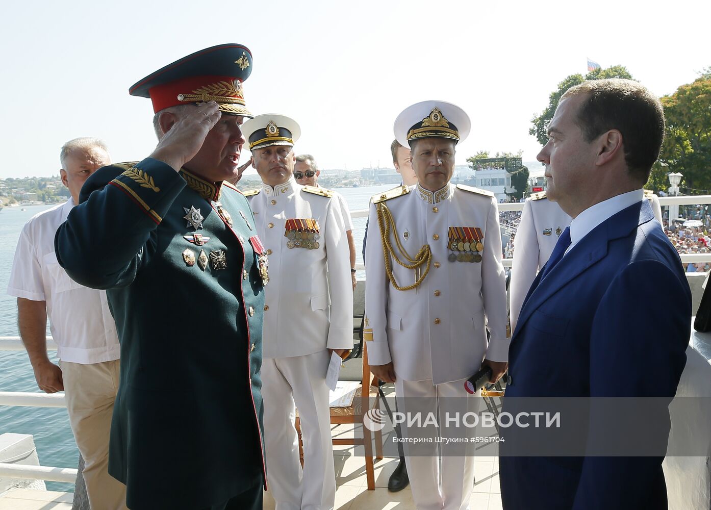 Рабочая поездка премьер-министра РФ Д. Медведева в Севастополь