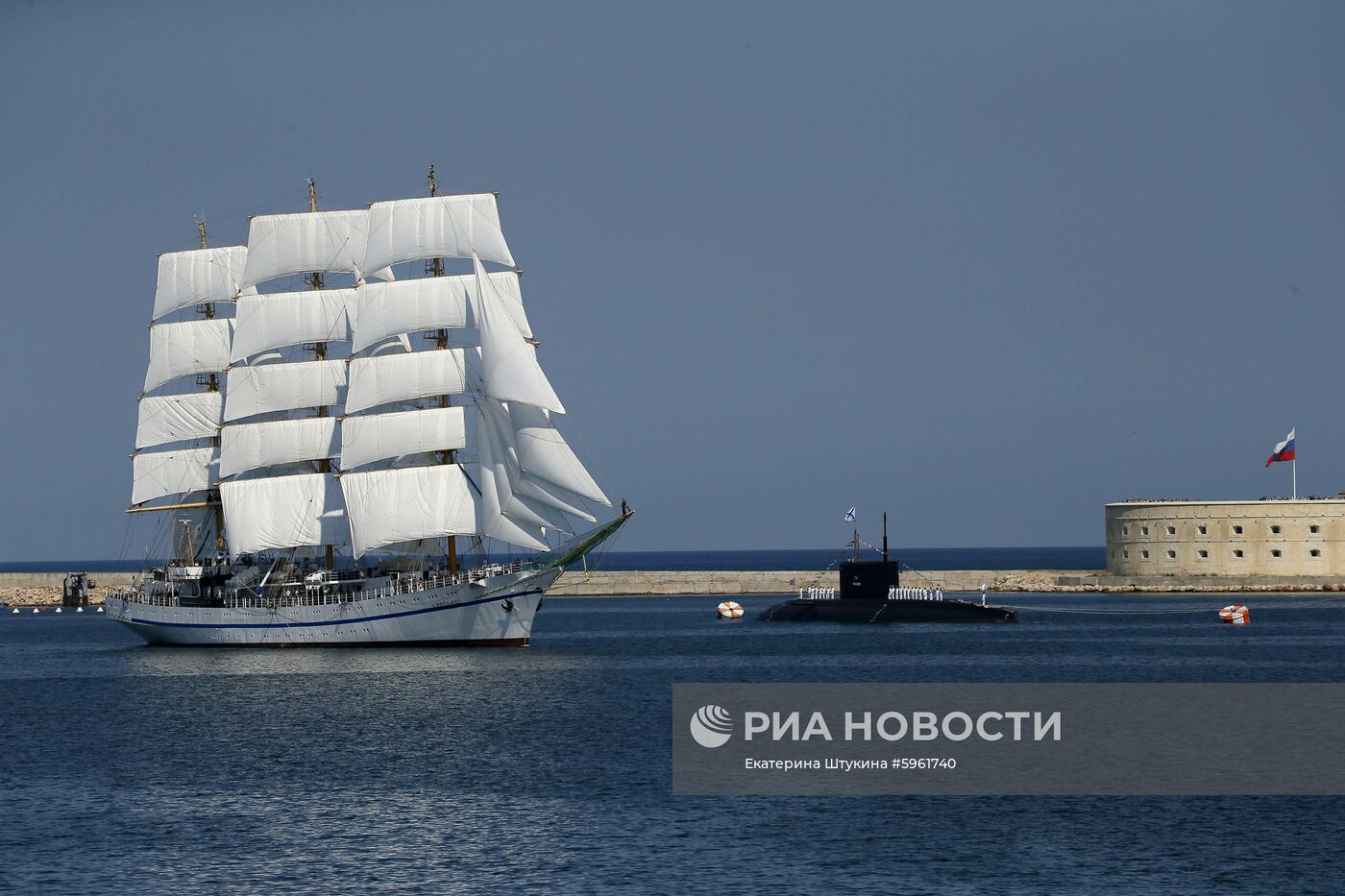 Рабочая поездка премьер-министра РФ Д. Медведева в Севастополь