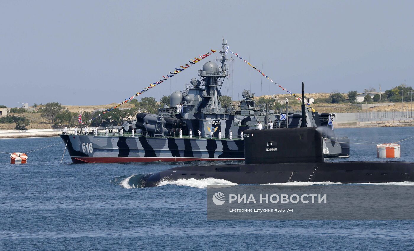 Рабочая поездка премьер-министра РФ Д. Медведева в Севастополь