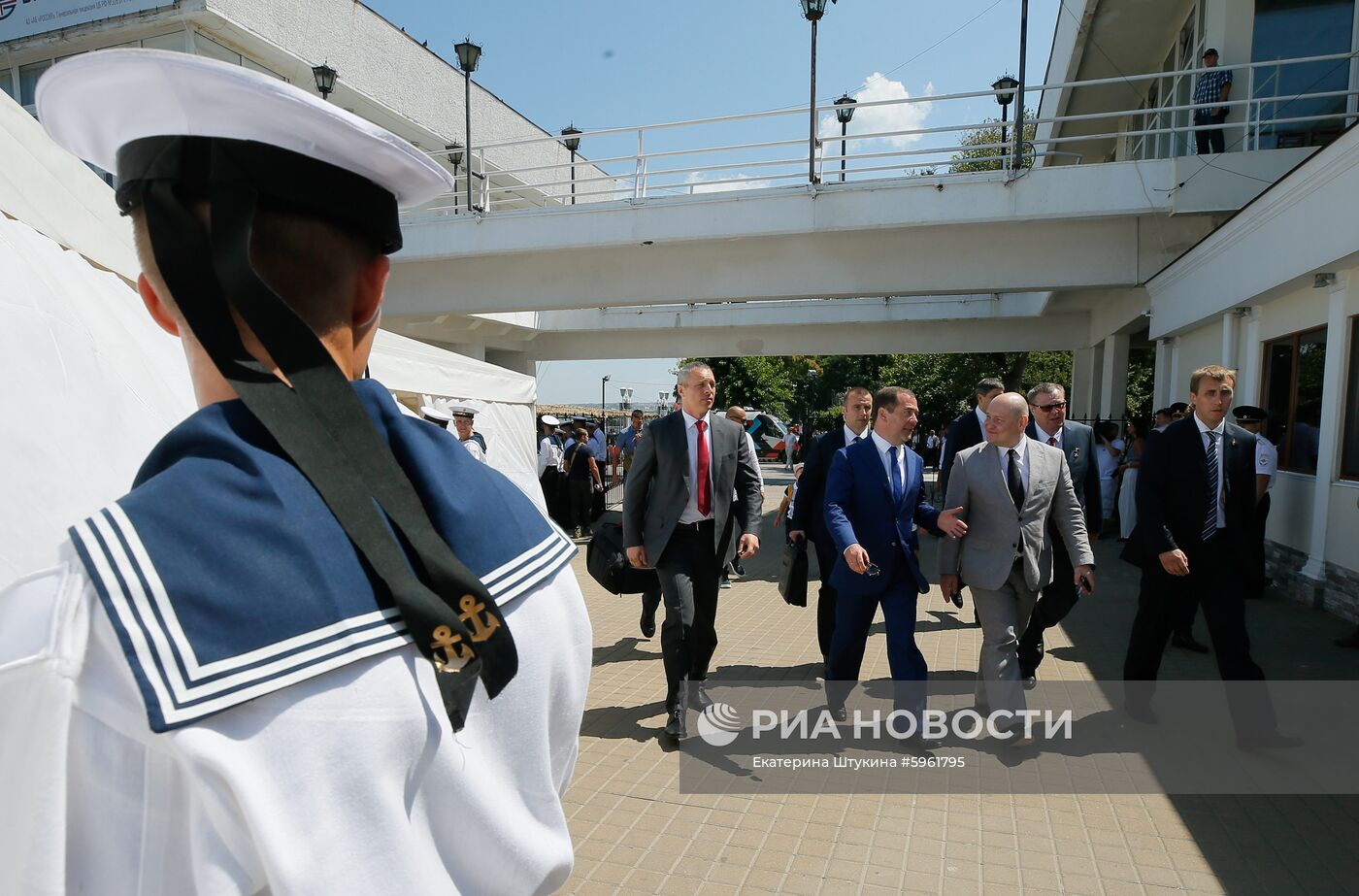 Рабочая поездка премьер-министра РФ Д. Медведева в Севастополь