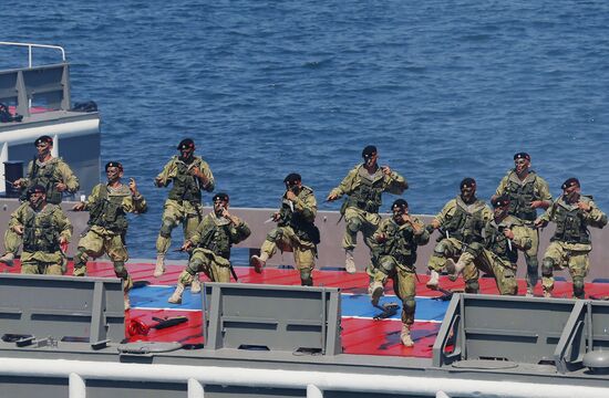 Рабочая поездка премьер-министра РФ Д. Медведева в Севастополь