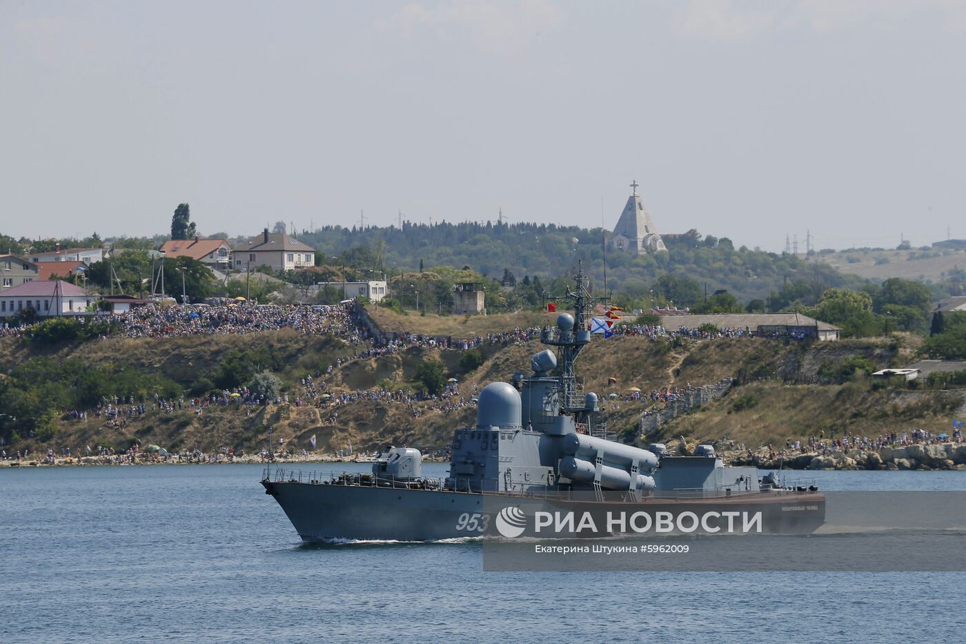 Рабочая поездка премьер-министра РФ Д. Медведева в Севастополь