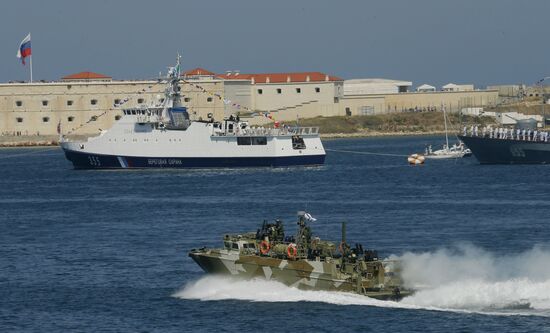 Рабочая поездка премьер-министра РФ Д. Медведева в Севастополь