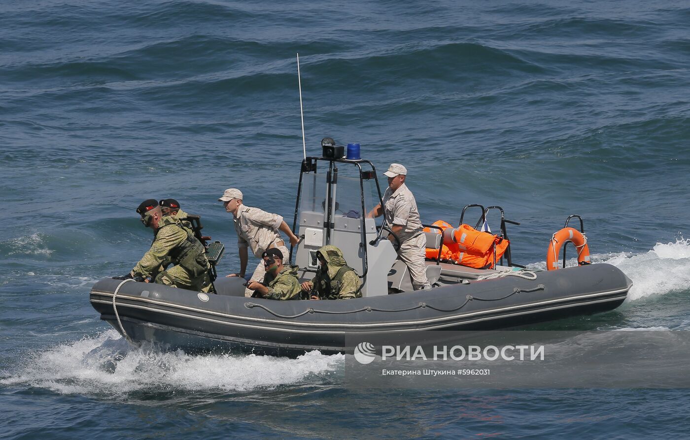 Рабочая поездка премьер-министра РФ Д. Медведева в Севастополь