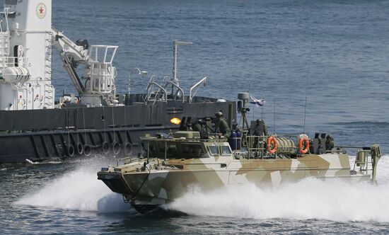 Рабочая поездка премьер-министра РФ Д. Медведева в Севастополь