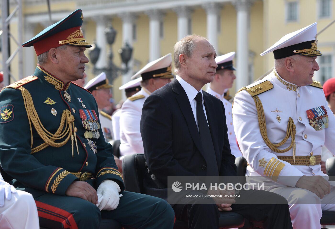  Президент РФ В. Путин принял участие в праздновании Дня ВМФ РФ в Санкт-Петербурге