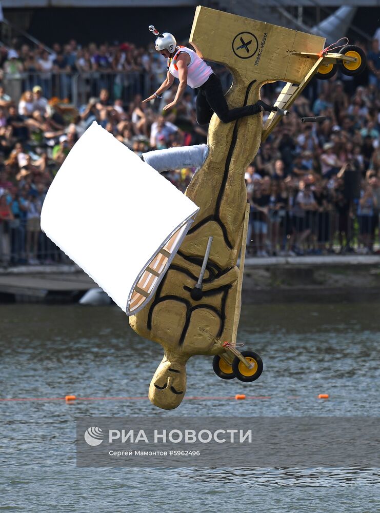 Шоу Red Bull Flugtag-2019