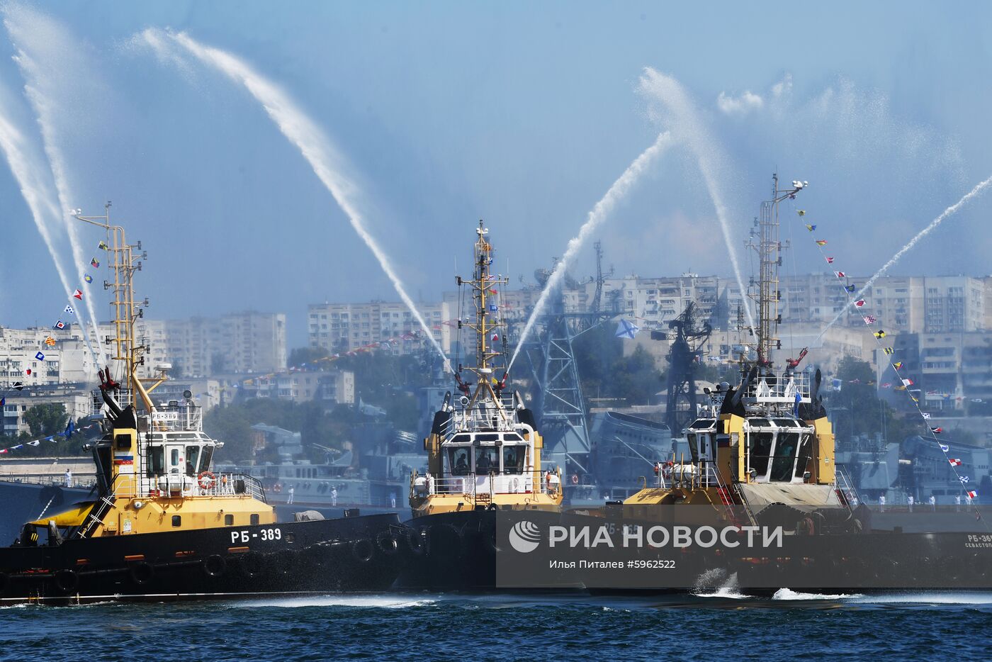 Празднование Дня ВМФ в регионах России