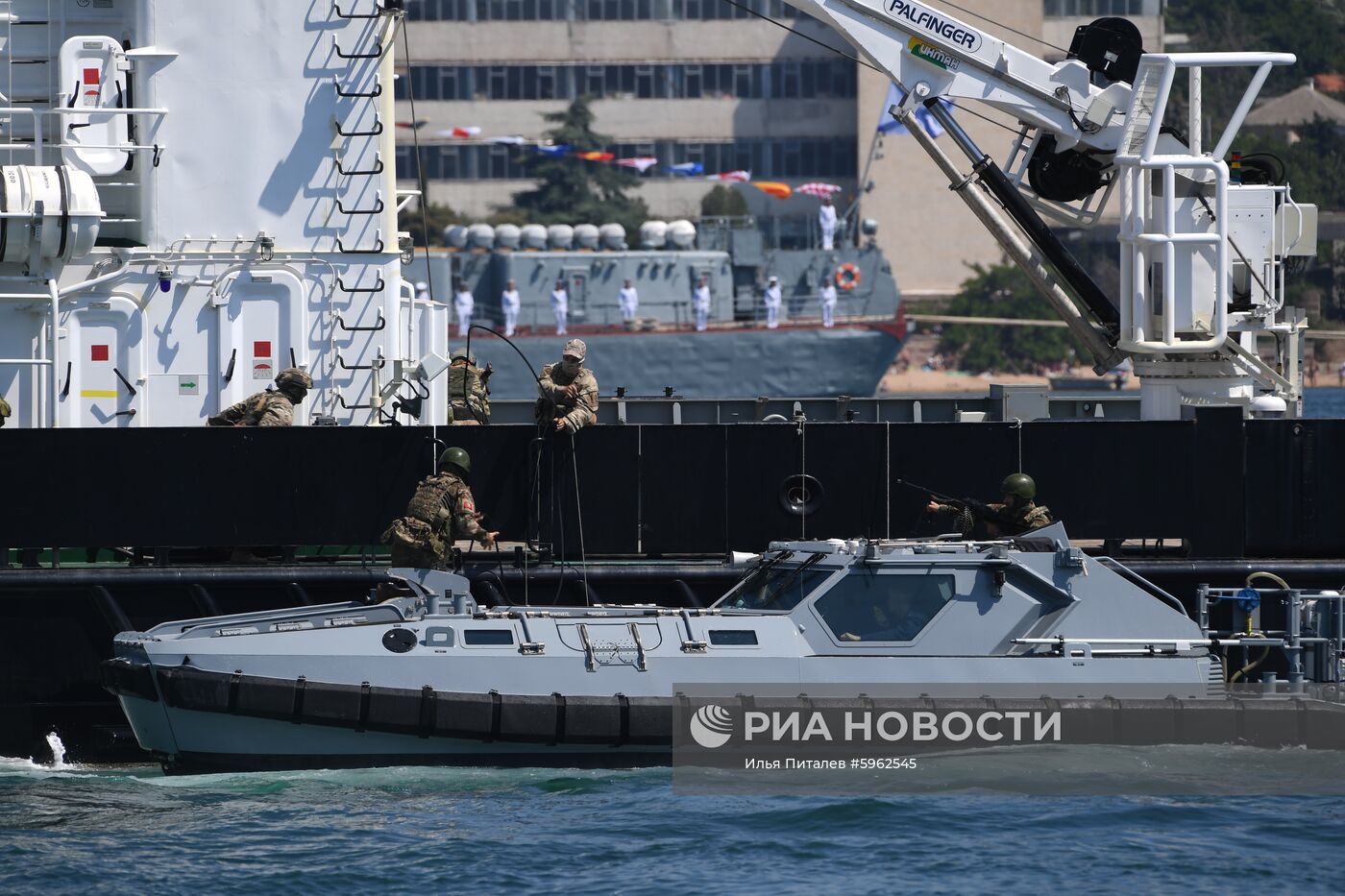 Празднование Дня ВМФ в регионах России