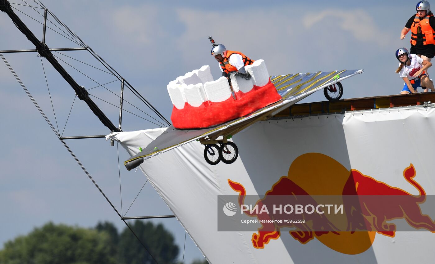 Шоу Red Bull Flugtag-2019