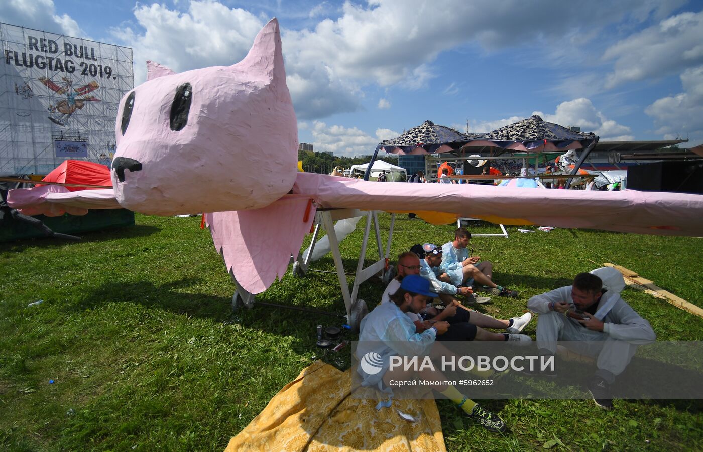 Шоу Red Bull Flugtag-2019