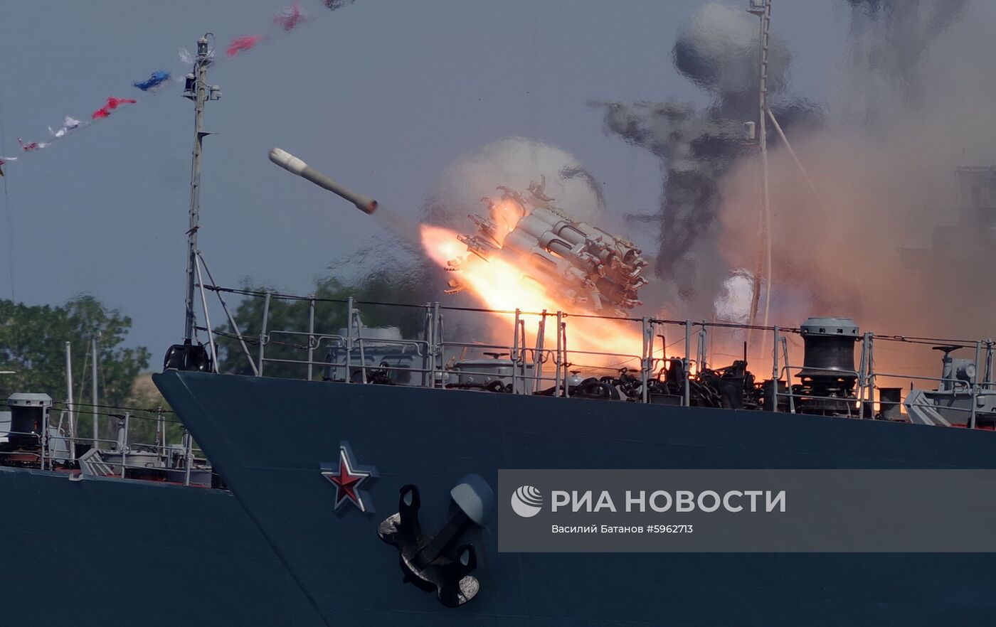 Празднование Дня ВМФ в регионах России