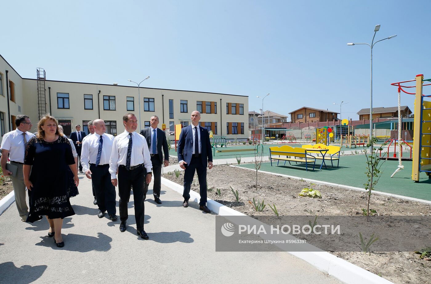 Рабочая поездка премьер-министра РФ Д. Медведева в Севастополь