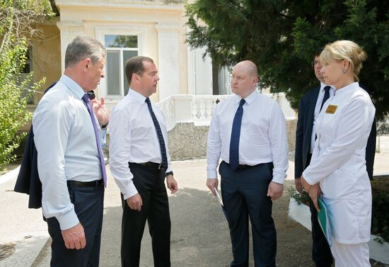 Рабочая поездка премьер-министра РФ Д. Медведева в Севастополь