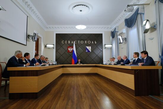 Рабочая поездка премьер-министра РФ Д. Медведева в Севастополь