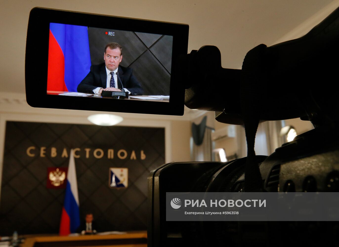 Рабочая поездка премьер-министра РФ Д. Медведева в Севастополь