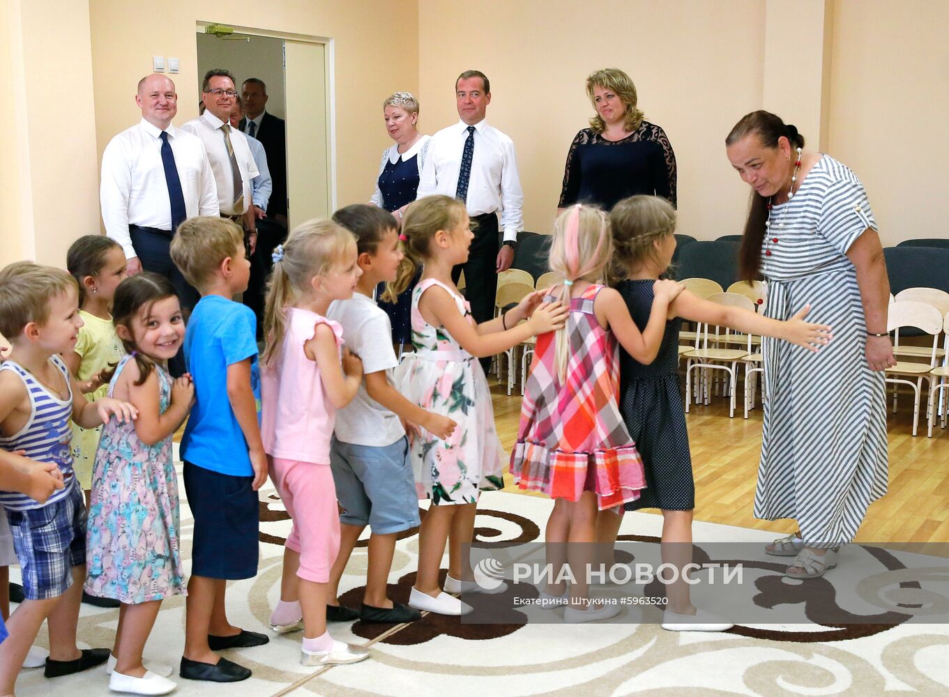 Рабочая поездка премьер-министра РФ Д. Медведева в Севастополь