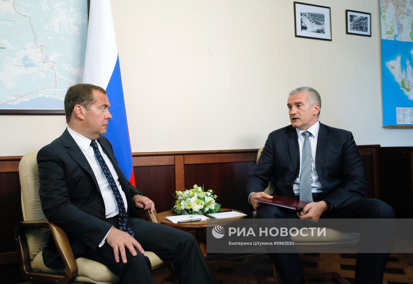 Рабочая поездка премьер-министра РФ Д. Медведева в Севастополь