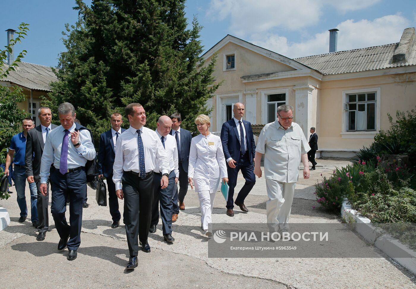 Рабочая поездка премьер-министра РФ Д. Медведева в Севастополь