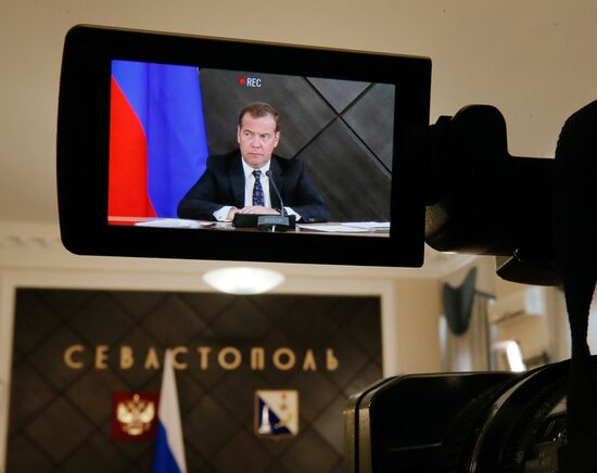 Рабочая поездка премьер-министра РФ Д. Медведева в Севастополь