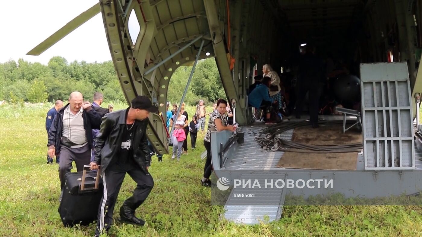 Эвакуация жителей из населенных пунктов Амурской области