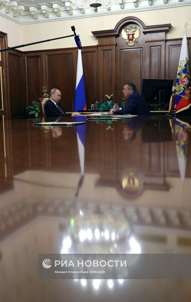 Президент РФ В. Путин провел рабочую встречу врио губернатора Сахалинской области В. Лимаренко