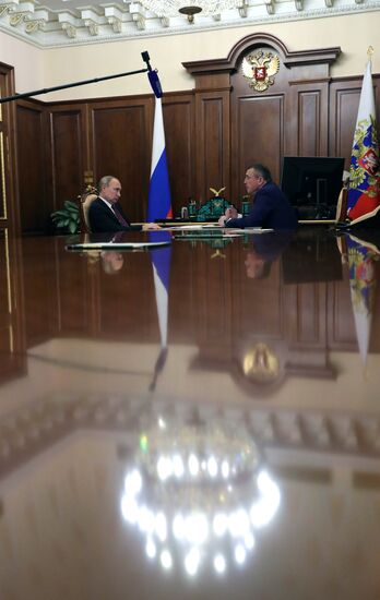 Президент РФ В. Путин провел рабочую встречу врио губернатора Сахалинской области В. Лимаренко