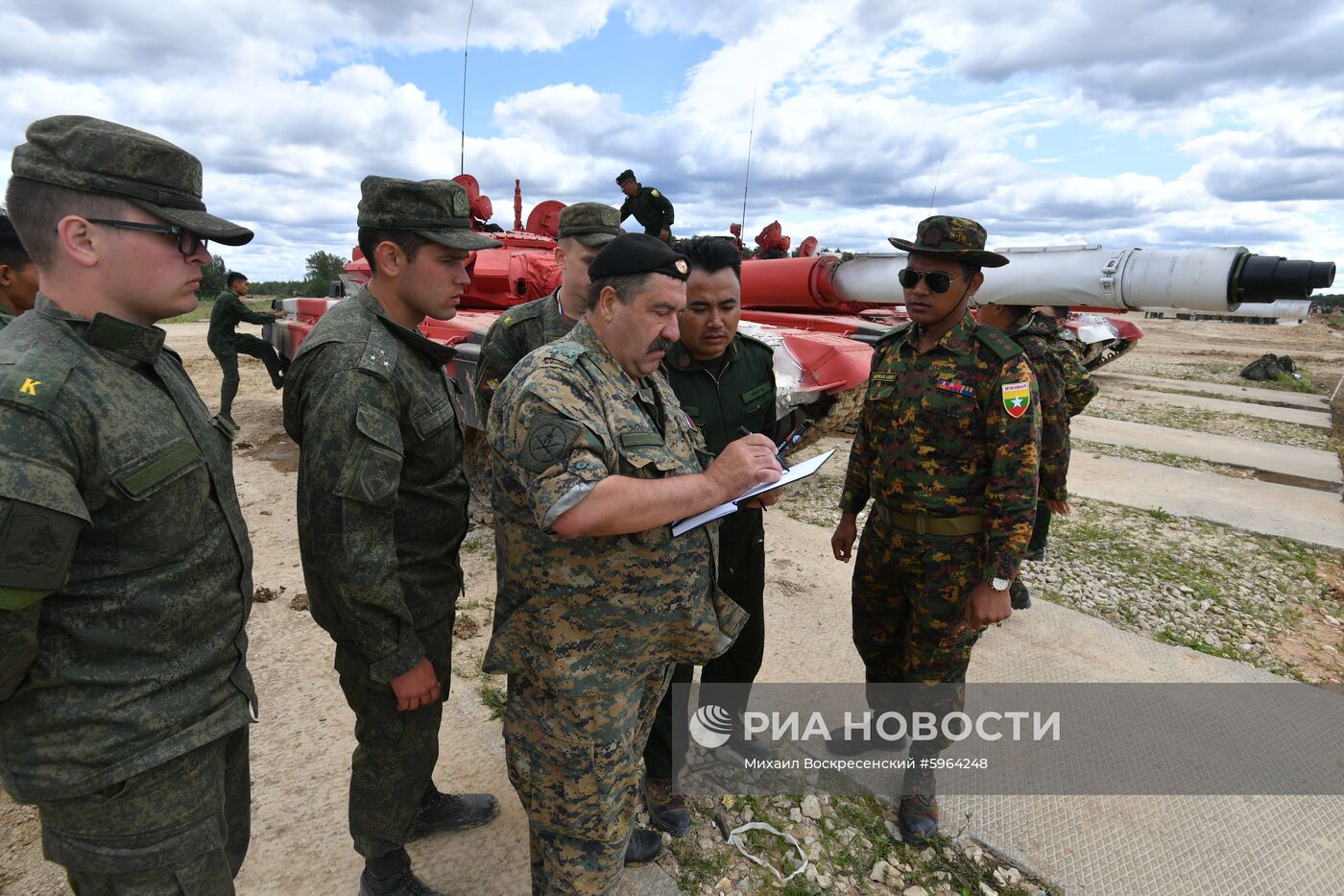 Подготовка команд к конкурсу "Танковый биатлон"