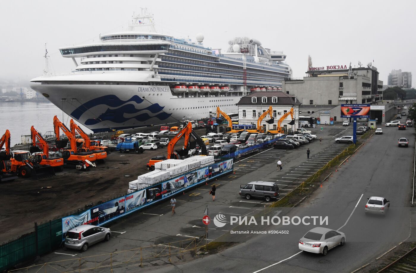 Круизный лайнер Diamond Princess прибыл в порт Владивостока