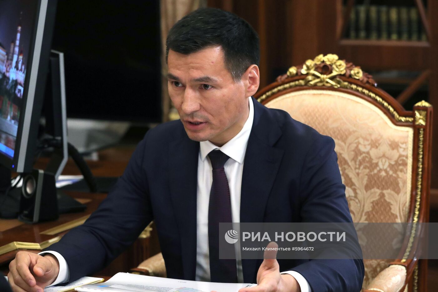 Президент РФ В. Путин провел встречу с врио главы Калмыкии Б. Хасиковым