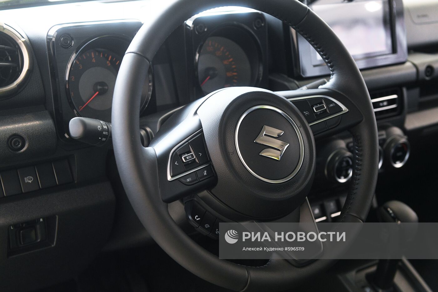 Старт продаж автомобилей Suzuki Jimny