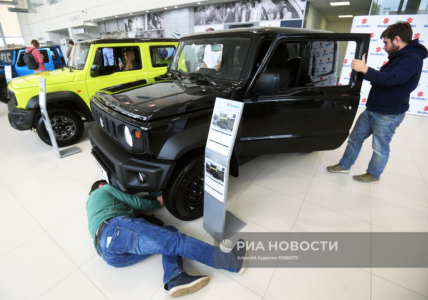 Старт продаж автомобилей Suzuki Jimny