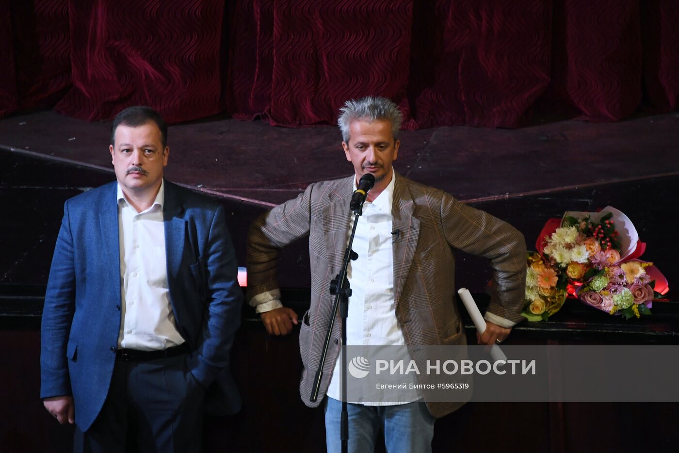 Сбор труппы в театре на Малой Бронной