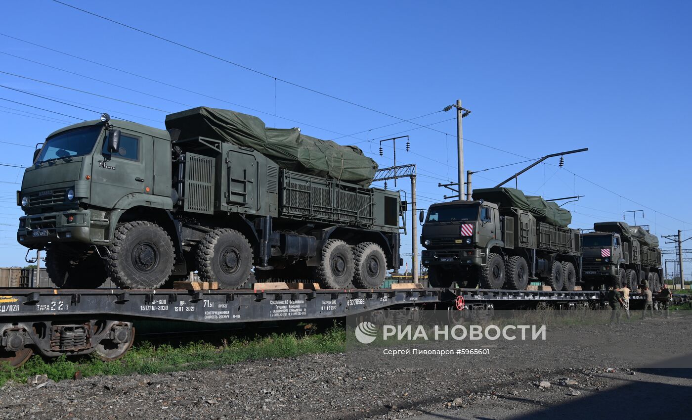 Погрузка военной техники ЮВО в Ростовской области | РИА Новости Медиабанк