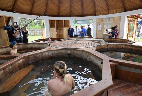 Рабочая поездка премьер-министра РФ Д. Медведева в Сахалинскую область. День второй