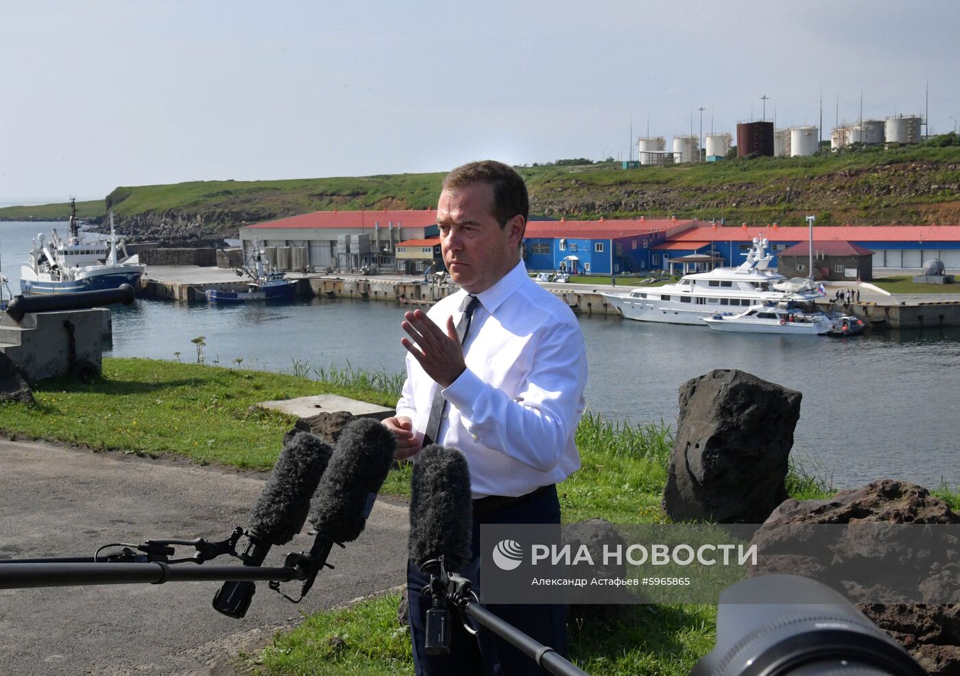 Рабочая поездка премьер-министра РФ Д. Медведева в Сахалинскую область. День второй