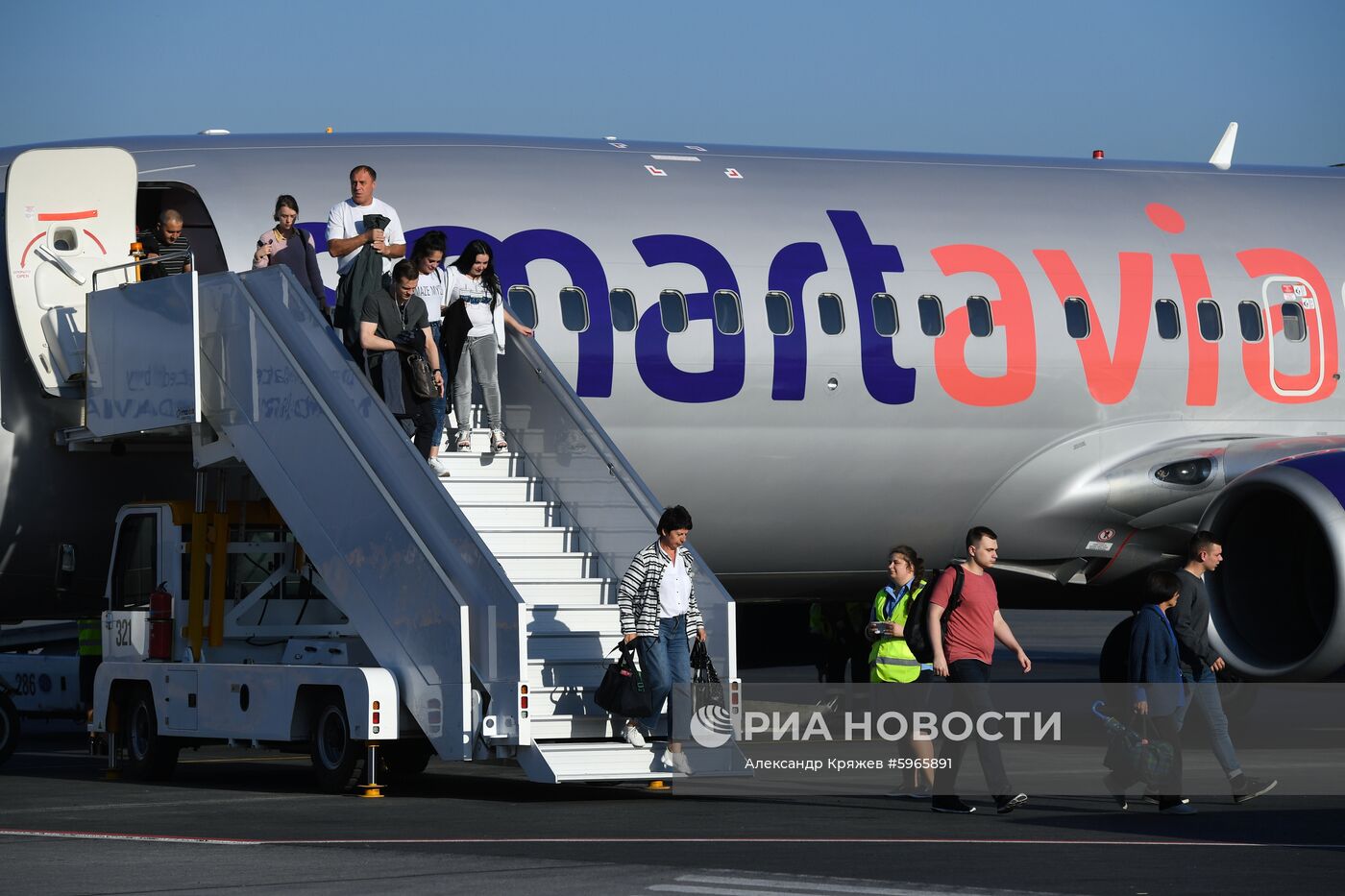 Первый регулярный рейс авиакомпании Smartavia по маршруту Новосибирск-Москва