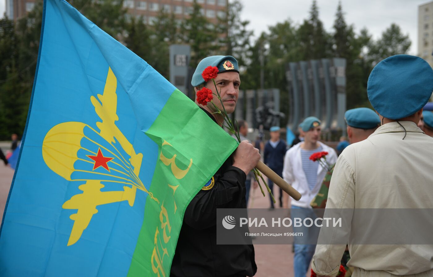 Празднование Дня ВДВ в городах России