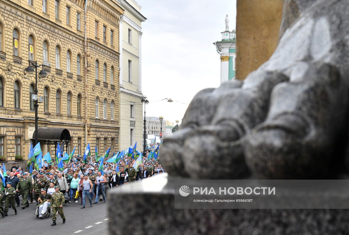 Празднование Дня ВДВ в городах России