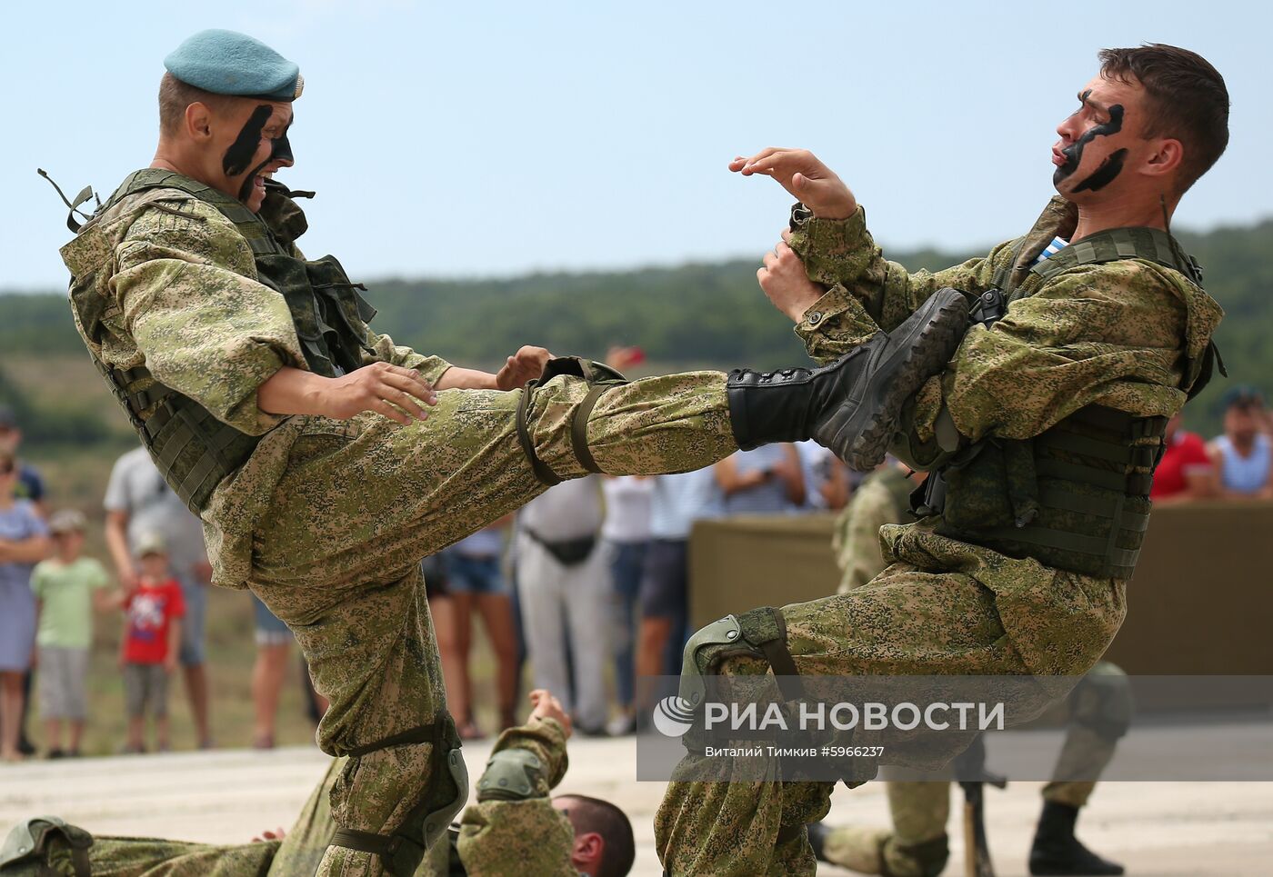 Празднование Дня ВДВ в городах России