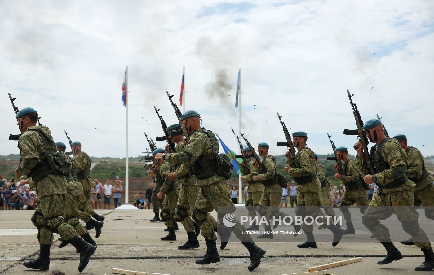 Празднование Дня ВДВ в городах России