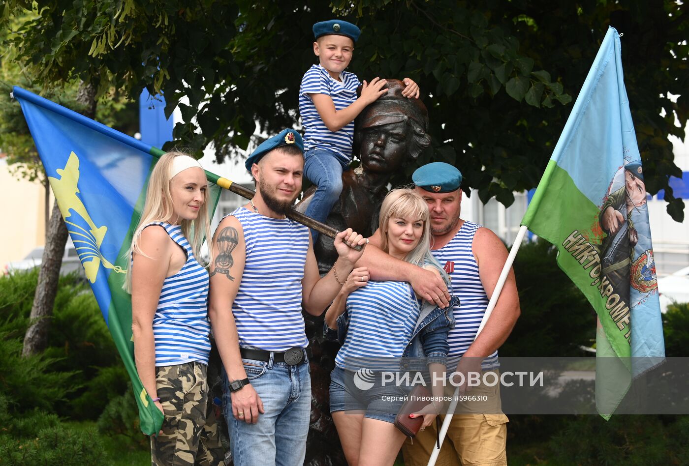 Празднование Дня ВДВ в городах России