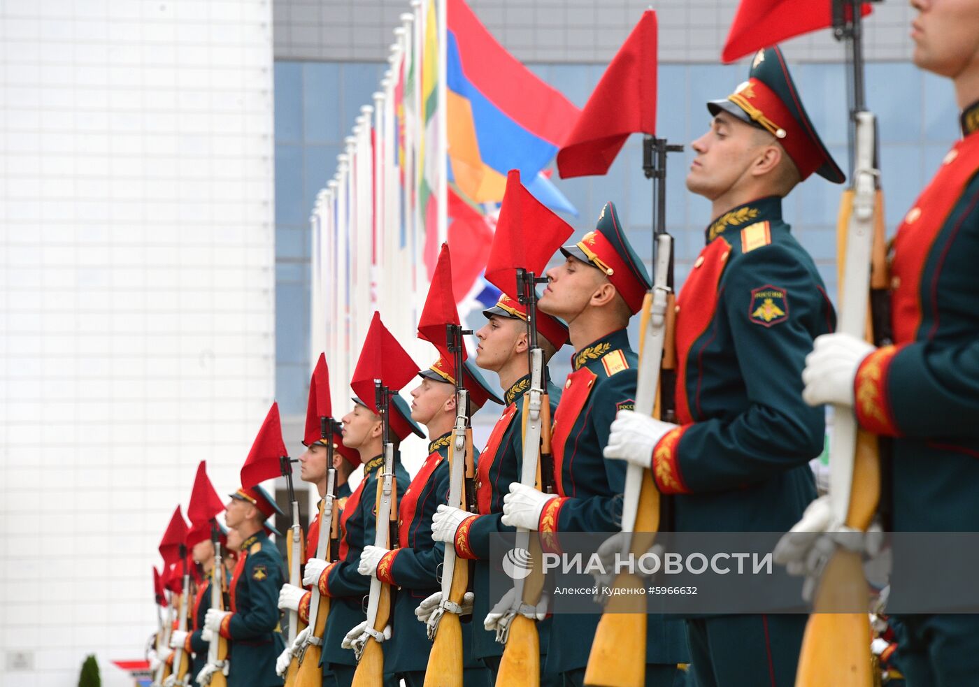 Военнослужащие на церемонии открытия Армейских международных игр "АрМИ-2019" в военно-патриотическом парке культуры и отдыха Вооруженных сил РФ "Патриот" в Московской области. Место: Россия, Московская область. Автор: Алексей Куденко/РИА Новости. Открытие V Армейских международных игр - 2019