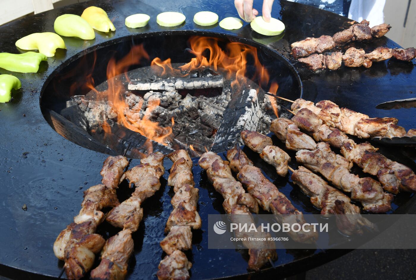 Фестиваль "Шашлык Live" в парке Горького